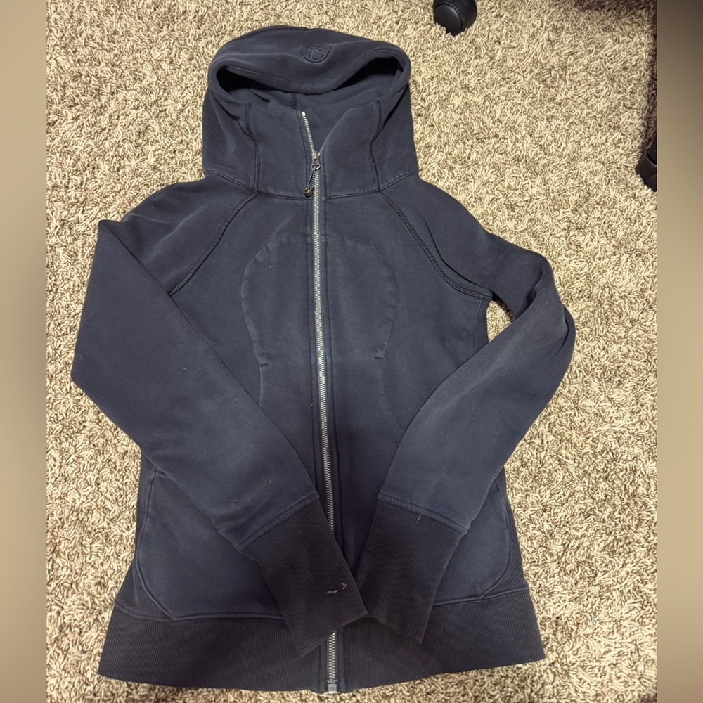Black lululemon scuba